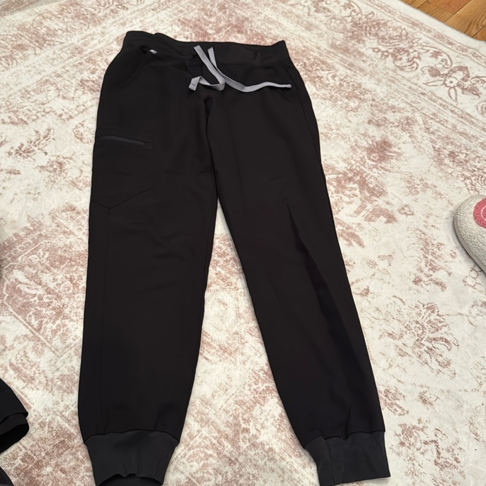 Fig scrub pants joggers